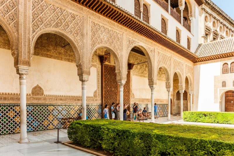 Granada: Alhambra & Nasrid Palaces Tour With Tickets - Key Inclusions of the Tour