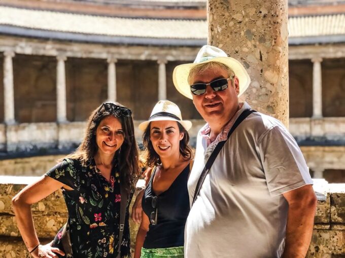 Granada: Alhambra & Nasrid Palaces Tour With Tickets - Priority Access to Alhambra