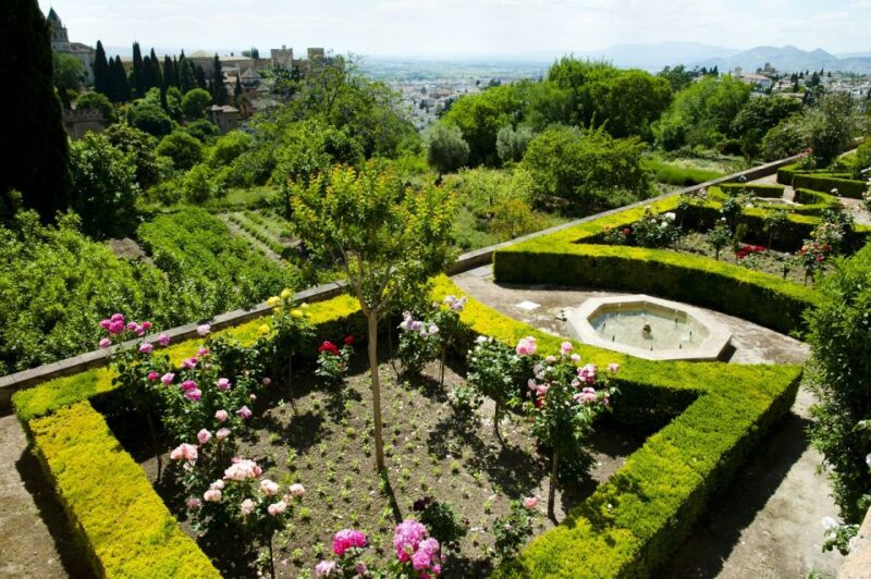 Granada: Alhambra Palace Guided Tour - Language Options
