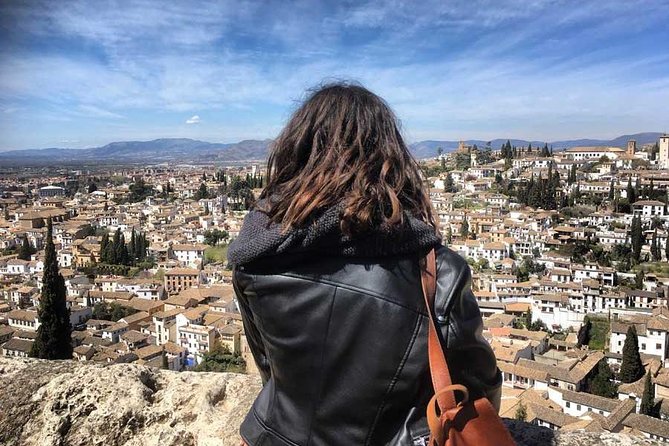 Granada and Albaicin: Wine and Tapas Tour - Meeting Location and Tour End