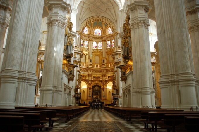 Granada: Cathedral and Royal Chapel Guided Tour With Tickets - Language Options