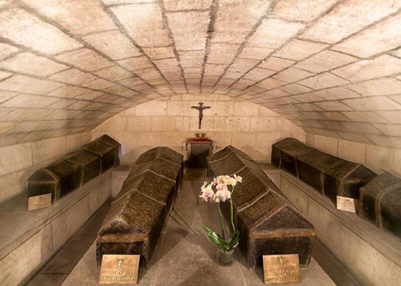 Granada: Cathedral, Royal Chapel & 5 Monuments Combo Ticket - Discover Catholic Monarchs