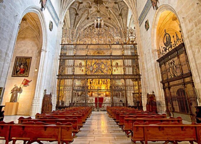 Granada: Cathedral, Royal Chapel & 5 Monuments Combo Ticket - Experience Spiritual Ambiance