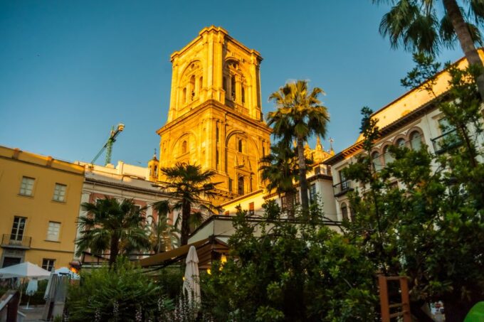 Granada City Train 1 or 2-Day Hop-On Hop-Off Ticket - Accessibility and Amenities