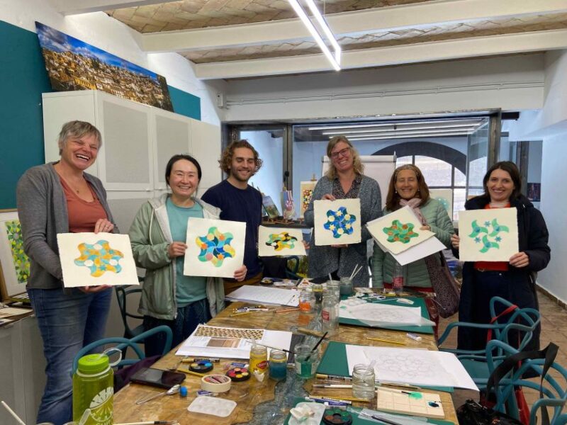 Granada: Draw and Paint Designs of the Alhambra - Key Points