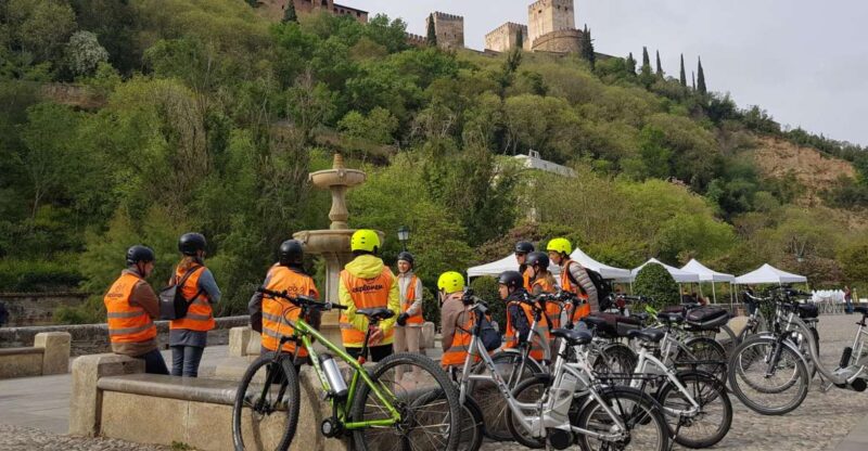 Granada: Electric Bike Rental for 4 or 8 Hours - Exploring Neighborhoods