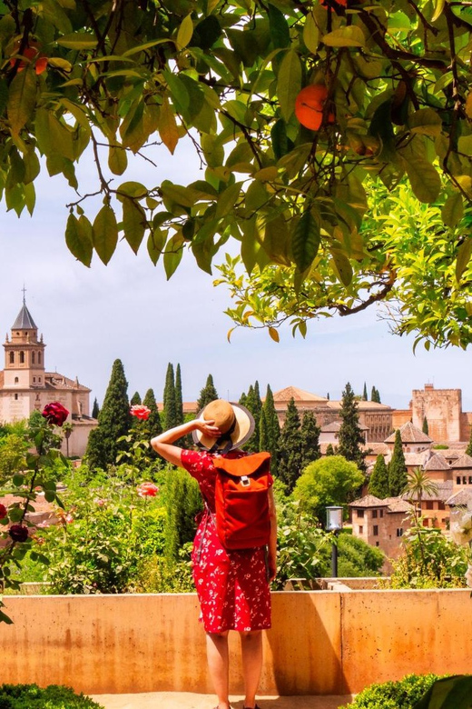 Granada: Express Walk With a Local in 90 Minutes - Activity Overview