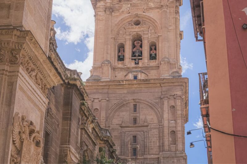 Granada: First Discovery Walk and Reading Walking Tour - Experience Highlights