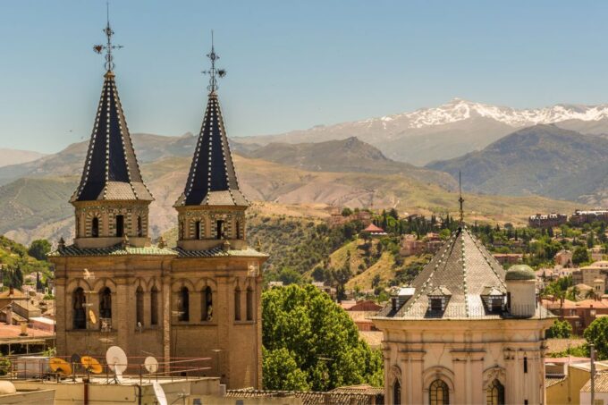 Granada: First Discovery Walk and Reading Walking Tour - Recap