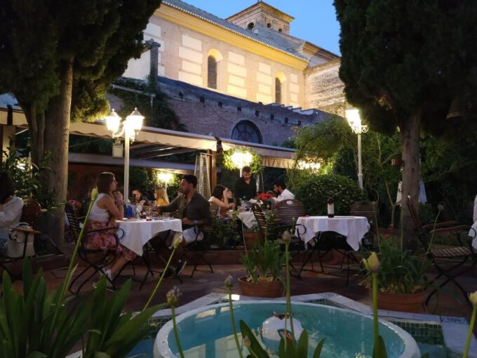 Granada: Flamenco Show in Albaycin - Jardines De Zoraya - Dining in the Garden