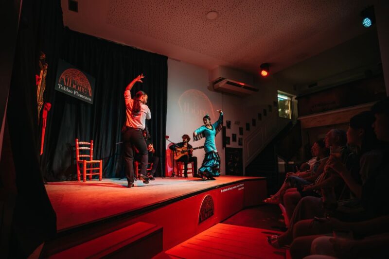 Granada: Flamenco Show in La Alboreá - Flamenco Performance