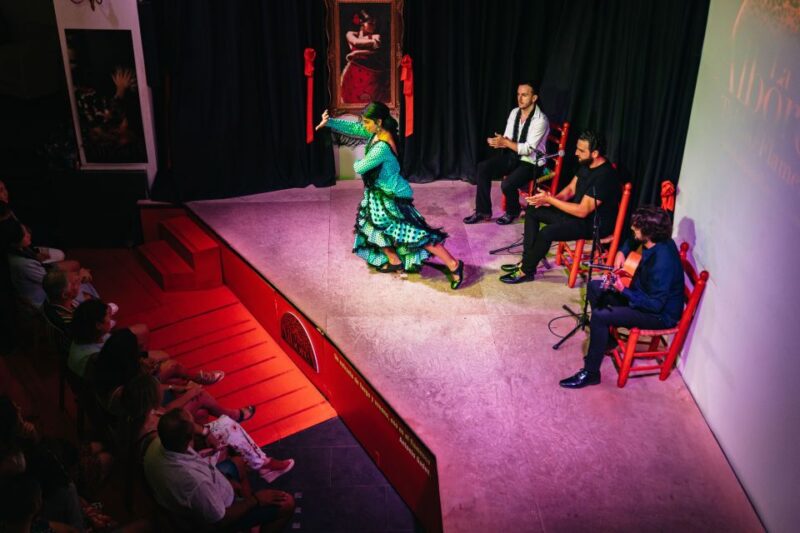 Granada: Flamenco Show in La Alboreá - Dining and Drinks