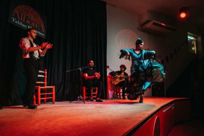 Granada: Flamenco Show in La Alboreá - Additional Policies