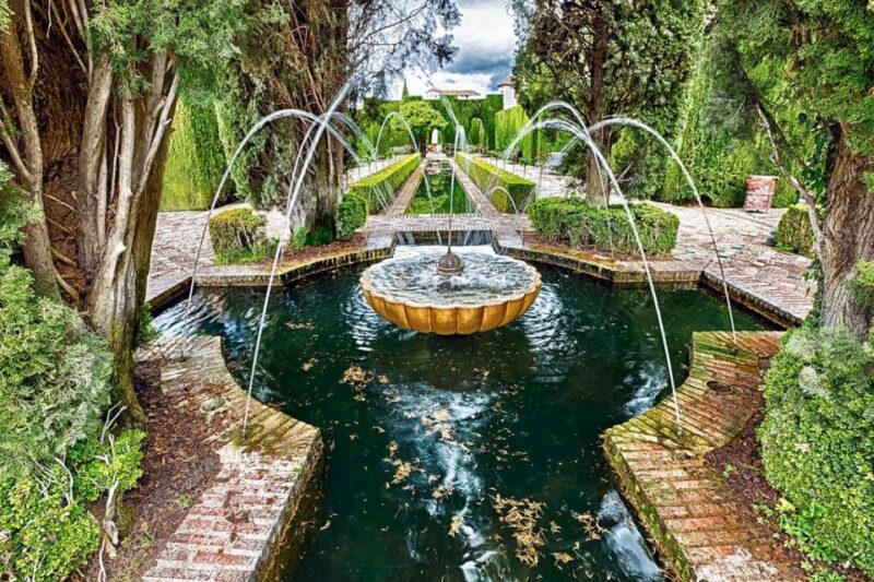 Granada: Full Alhambra Guided Tour With Tickets - Nasrid Palaces Exploration