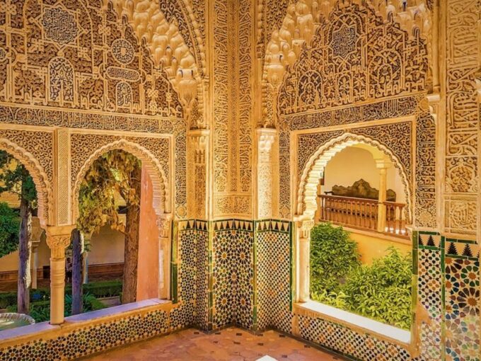 Granada: Full Alhambra Guided Tour With Tickets - Tour Inclusions and Details