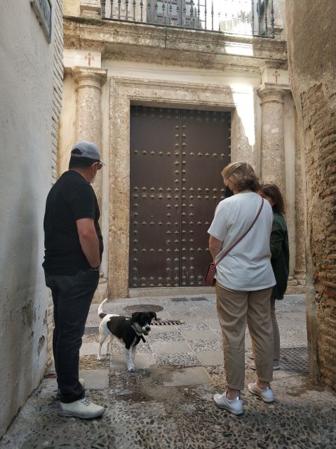 Granada: Guided Albaicín Visit With Pets - Experience Highlights