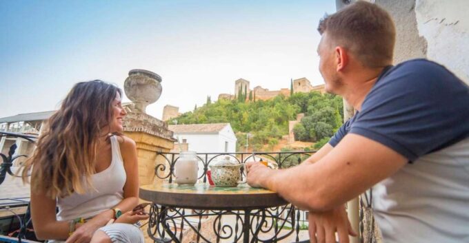 Granada: Half-Day 4-Neighborhoods 4-Cultures Private Tour - Explore Realejo Neighborhood
