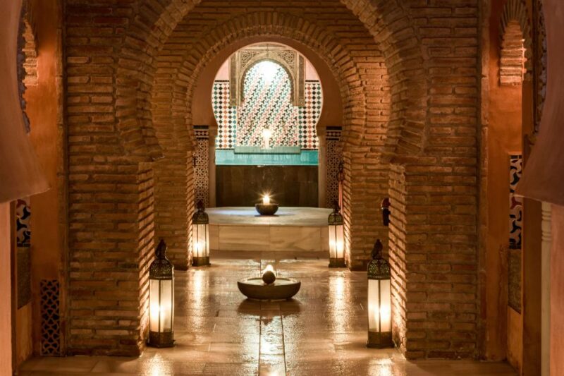 Granada: Hammam Al Ándalus With Massage - Amenities Provided at the Hammam