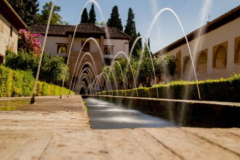 Granada - Historic Center Private Walking Tour - Exploring the Corral Del Carbón