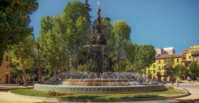 Granada - Historic Center Private Walking Tour - Strolling Along the Carrera Del Darro