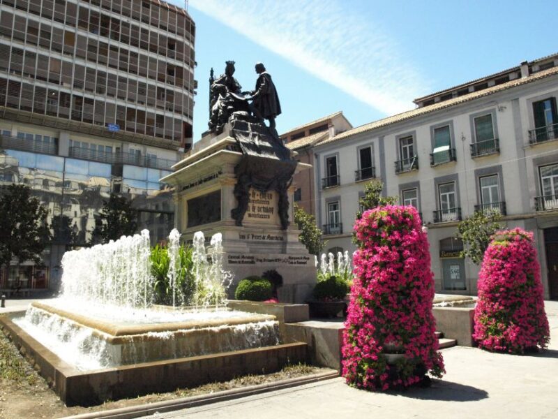 Granada: Historical City Center and Albaicín Private Tour - The Alcaicería Silk Market