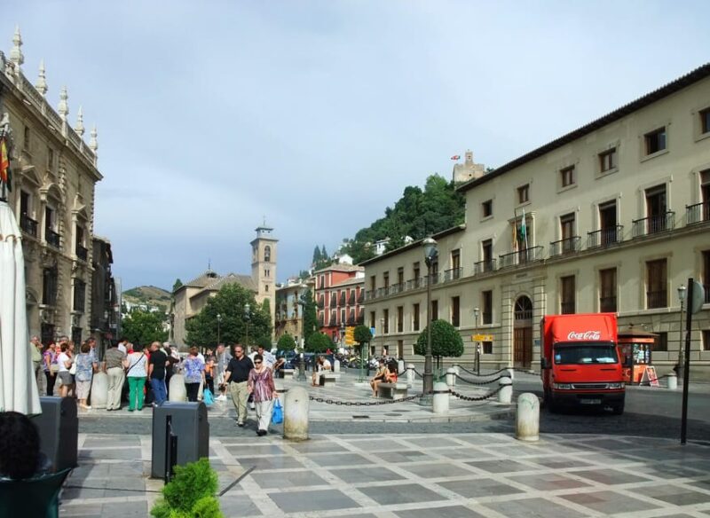 Granada in a Nutshell a Self-Guided Audio Tour in English - Key Points
