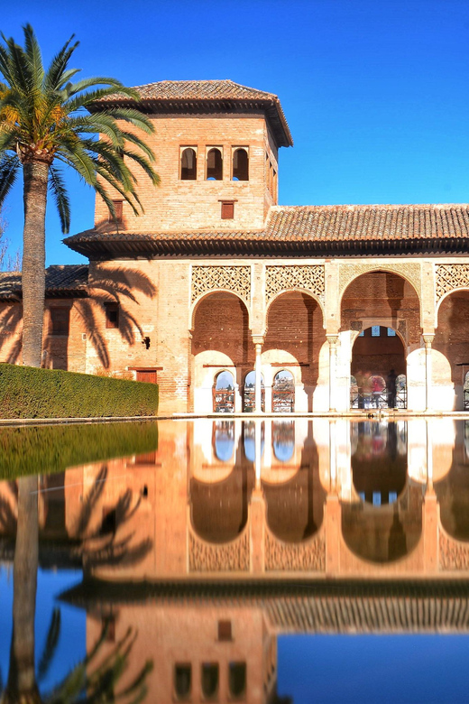 Granada in a Nutshell a Self-Guided Audio Tour in English - Experience Highlights