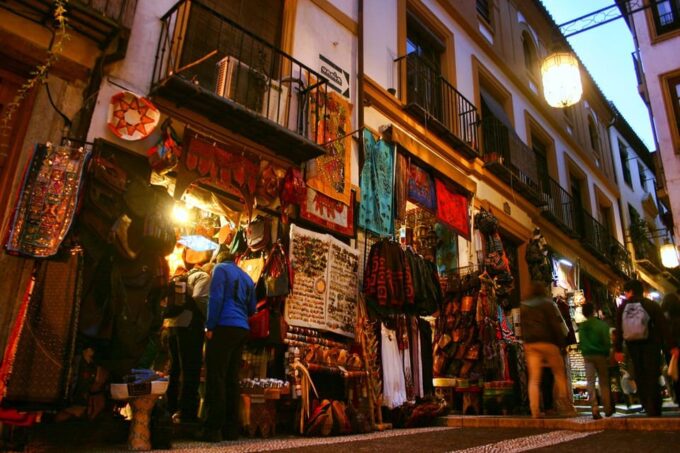 Granada in a Nutshell a Self-Guided Audio Tour in English - Albayzín Neighborhood