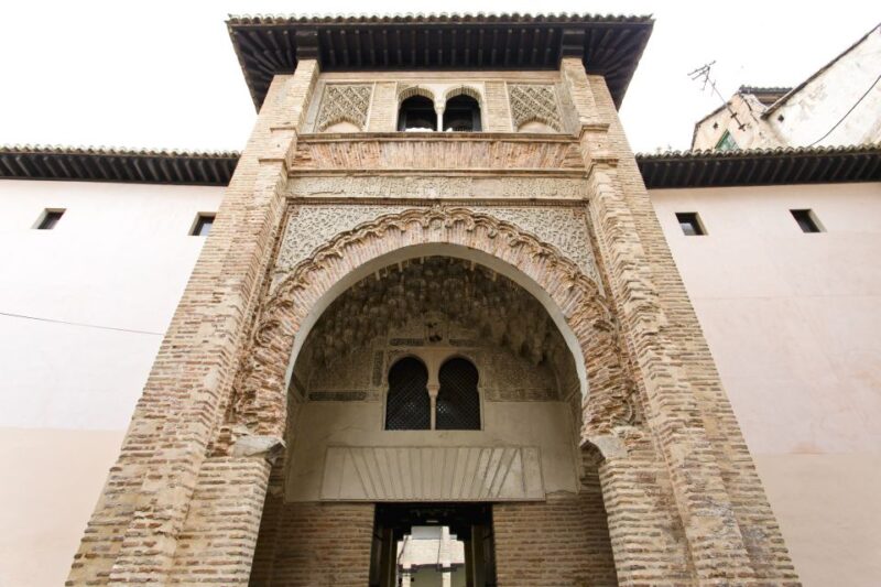 Granada: Muslim Monuments Entrance Tickets - Key Points