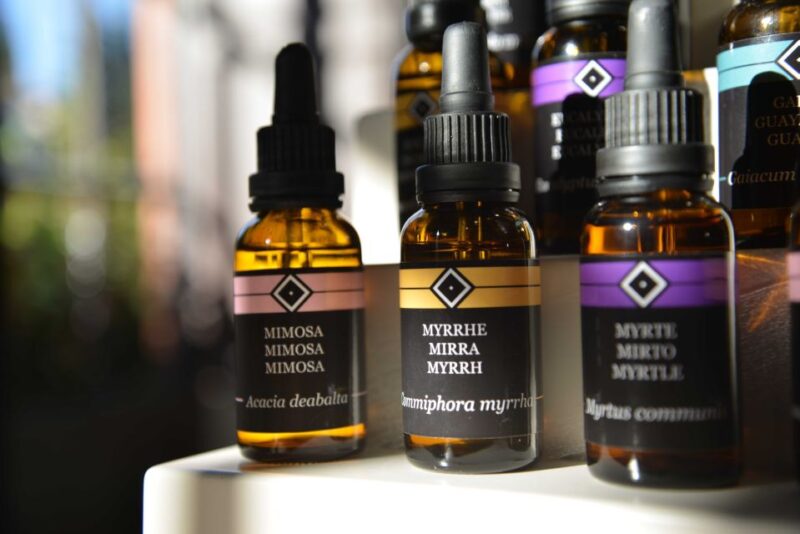 Granada: Perfume Workshop - Perfumer-Guided Experience