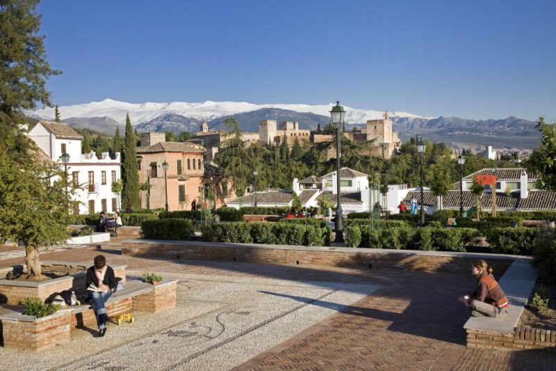 Granada Private Tour: 2.5 Hours - Old Town & Albaicin - Nasrid Kingdom Discovery