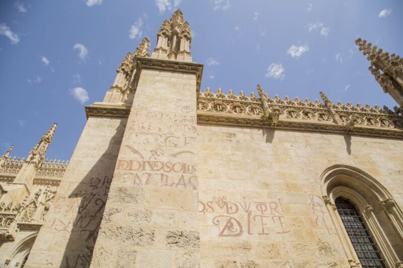 Granada: Royal Chapel and Historical Center Walking Tour - Meeting Point and Important Information