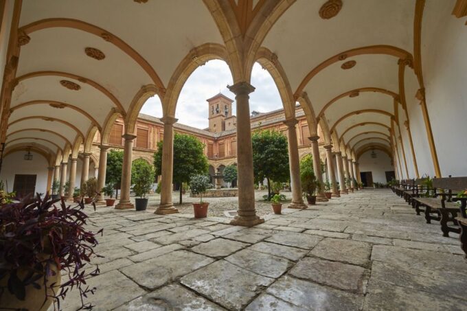 Granada: Sacromonte Abbey Entry Ticket With Audio Guide - Discovering the Abbeys Romani Connection