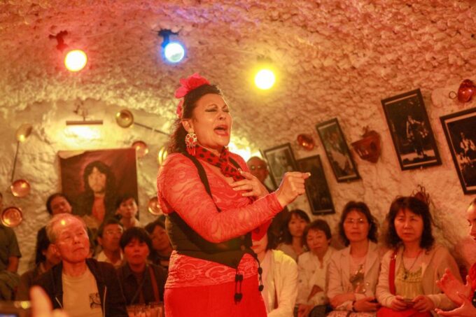 Granada: Sacromonte Caves Flamenco Show With Dinner - Frequently Asked Questions