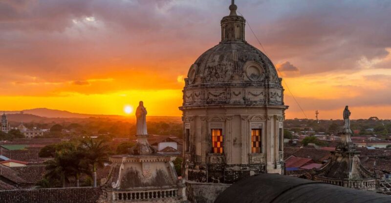 Granada: Self-Guided Highlights Scavenger Hunt & Tour - Key Points