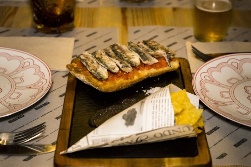 Granada: Tapas Crawl - Discover Authentic Tapas Bars