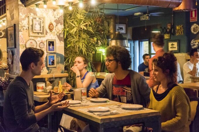Granada: Tapas Crawl - Exploring Flavors and Traditions
