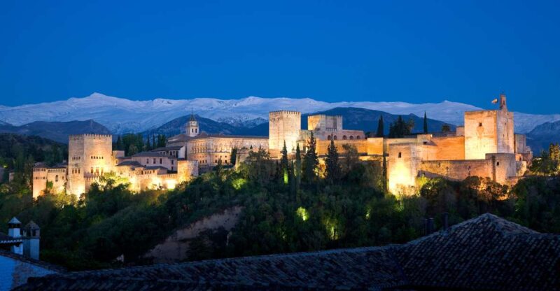 Granada: The Alhambra and Nasrid Palaces Guided Night Tour - Tour Itinerary