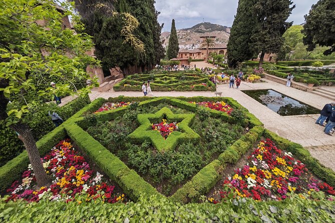 Granada Tour in Alhambra Albaicin and Sacromonte - Tour Overview