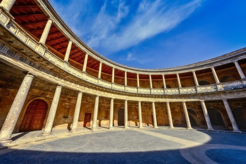 Granada: Tour of Alhambra, Generalife, and Nasrid Palaces - Guided Experience
