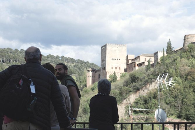Granadas Hidden Treasures: Albayzin and Sacromonte Walking Tour - Magical Viewpoints