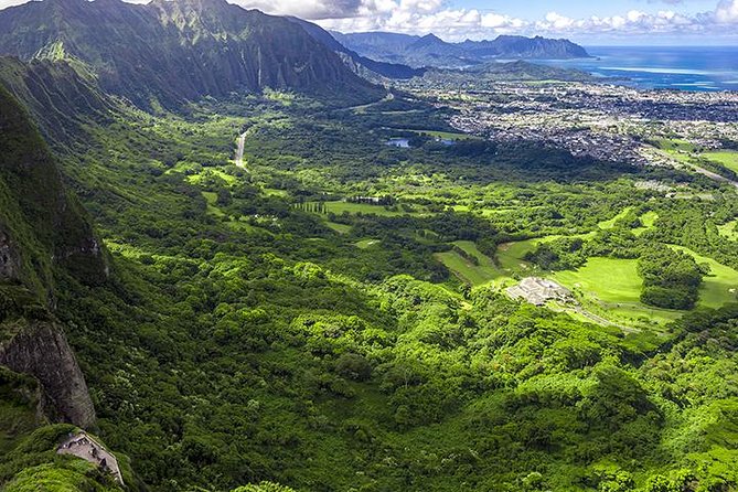Grand Circle Island and Haleiwa 9 Hour Tour - Background