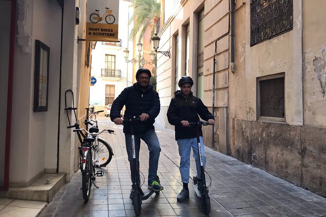 GRAND CITY Group Guided Tour on Bike - Cancellation and Payment Policies