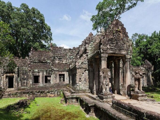 Grand Cycle With Sunrise Private Tuk-Tuk - Visiting Angkor Wat