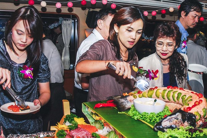Grand Pearl Dinner Cruise With Live Entertainment - Feedback and Ratings