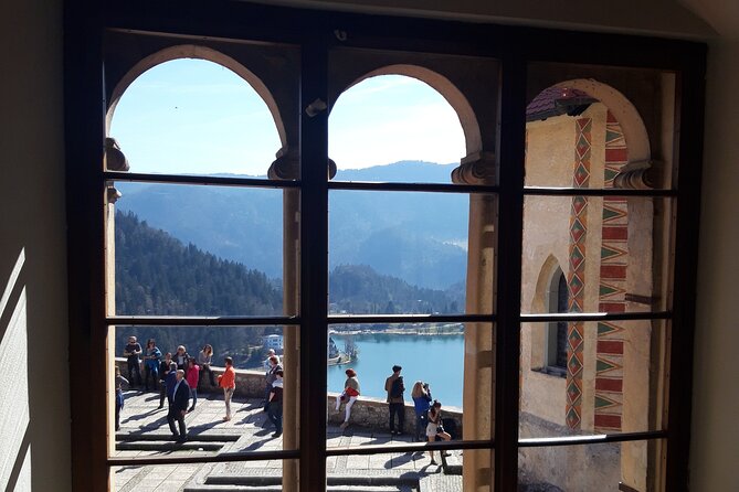 Grand SLOVENIA: Ljubljana + Lake Bled + Postojna Cave - Day Tour - Pickup and Timing Information