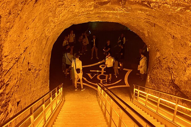 GRAND VINTAGE Private Champagne Taittinger, Veuve Clicquot Trip - Taittinger Champagne Experience