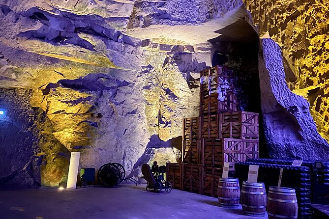 GRAND VINTAGE Private Champagne Taittinger, Veuve Clicquot Trip - Questions About Staying Here