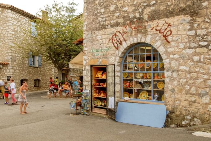 Grasse, Valbonne & Gourdon: Day Tour With Wine Tasting - Bellet Vineyards