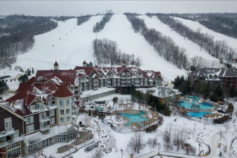 Gray Line Toronto: Blue Mountains Shuttle From Toronto - Shuttle Experience